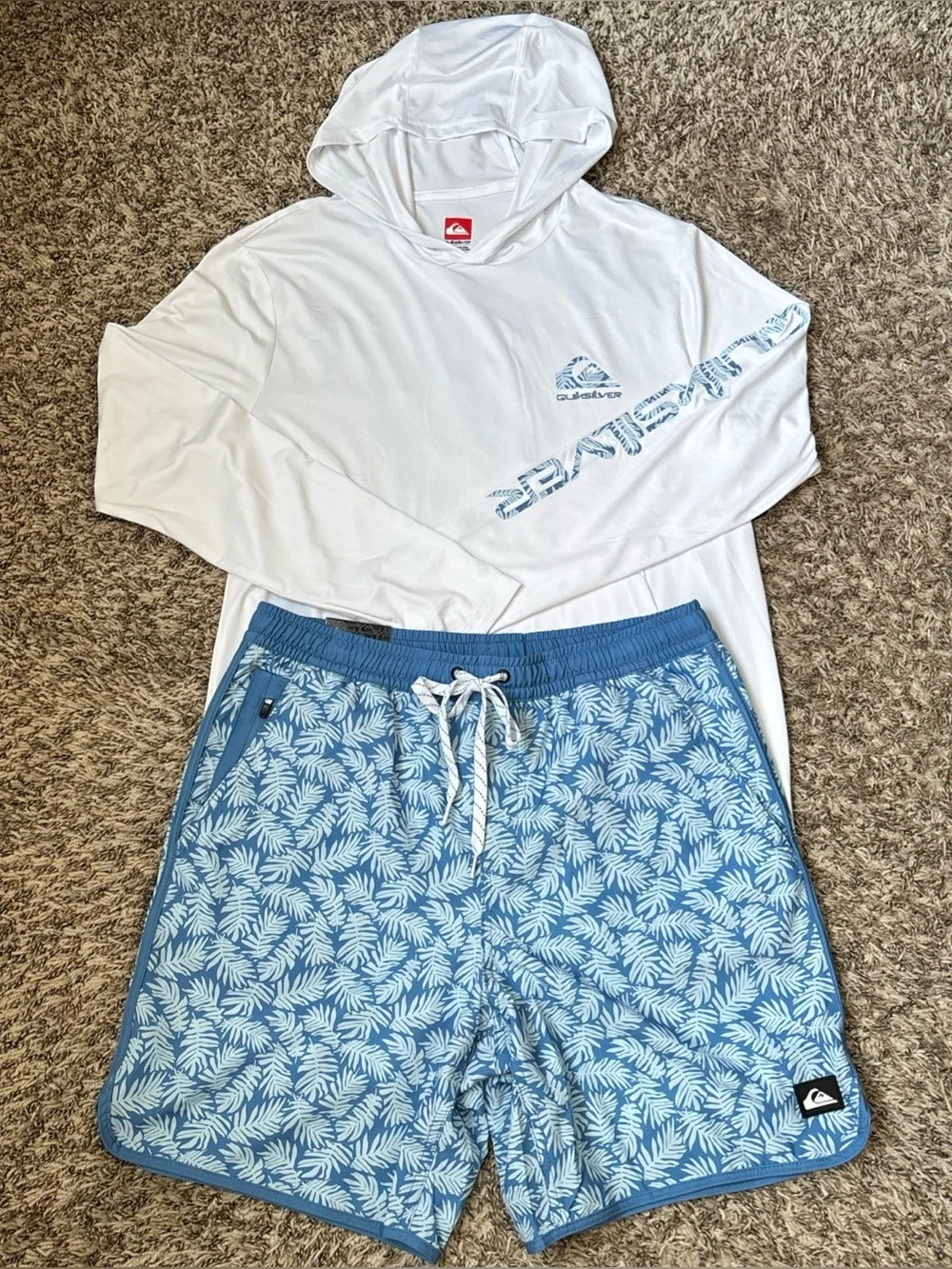 Quiksilver Men's Blue Leaf Print Swim Shorts Set